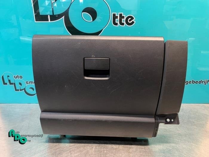 Boîte à gants d'un Mazda 5 (5 05-), -, 3 mois de garantie, Mazda, Utilisé