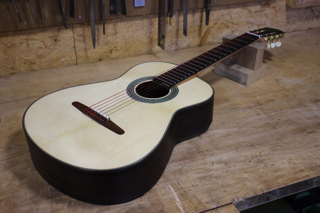 Guitare classique de luthier - Lescot - palissande / épicéa, Muziek en Instrumenten, Snaarinstrumenten | Gitaren | Akoestisch