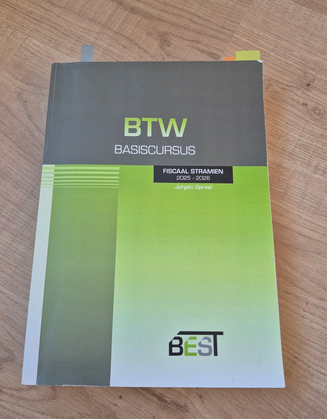 Studieboek: BTW Basiscursus (Fiscaal Stramien 25-26), Ophalen of Verzenden, Zo goed als nieuw, Economie