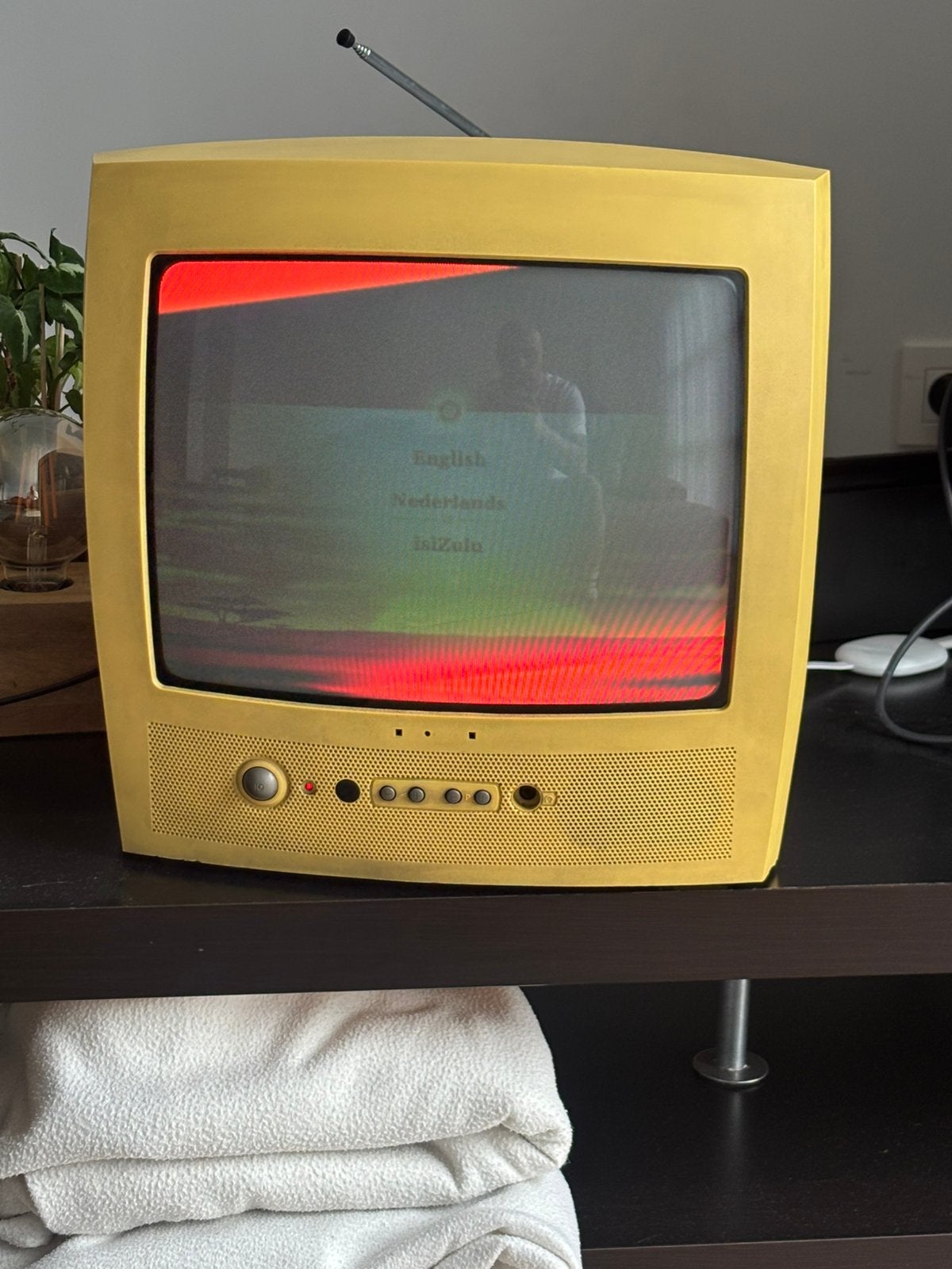 Grundig TV 14” SCART getest en werkend geel P37-842FR, Antiquités & Art, Antiquités | TV & Hi-Fi, Enlèvement ou Envoi