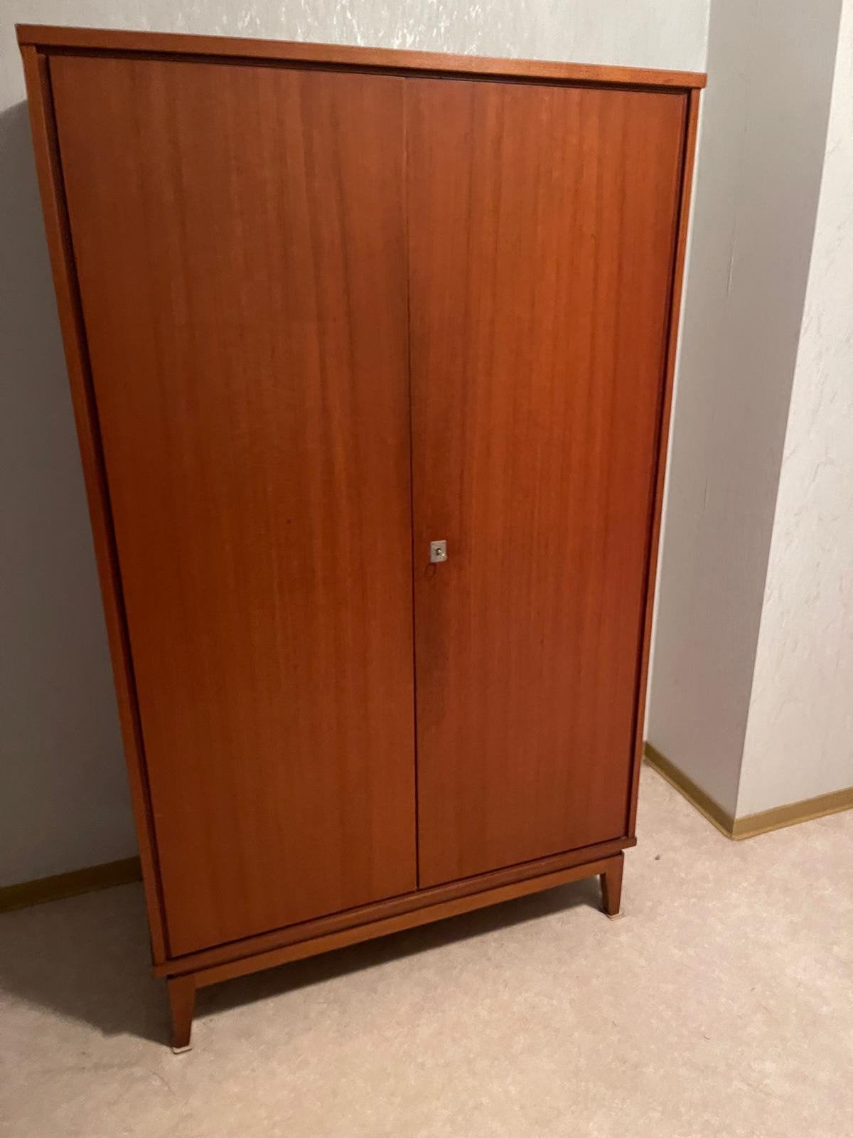 Kleerkast vintage.retro, Huis en Inrichting, Ophalen, Zo goed als nieuw, Met deur(en)