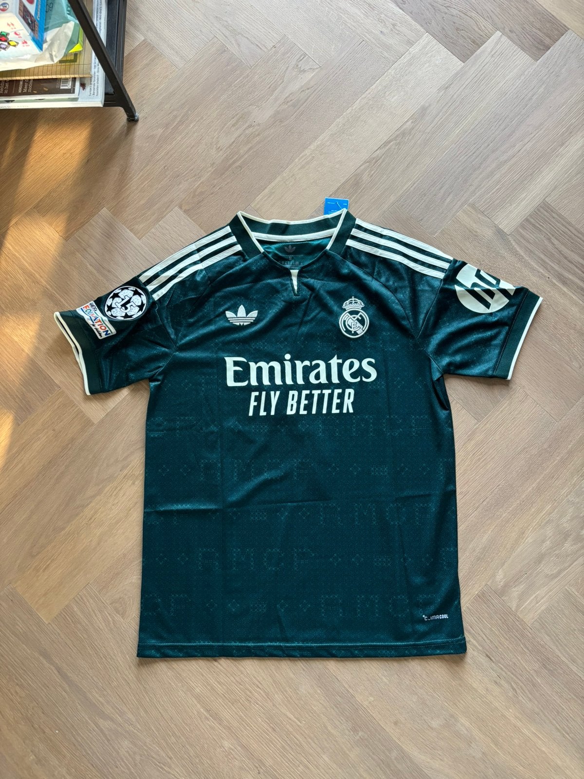 Maillot extérieur du Real Madrid #2 Dumfries, Taille M, Envoi, Neuf, Maillot