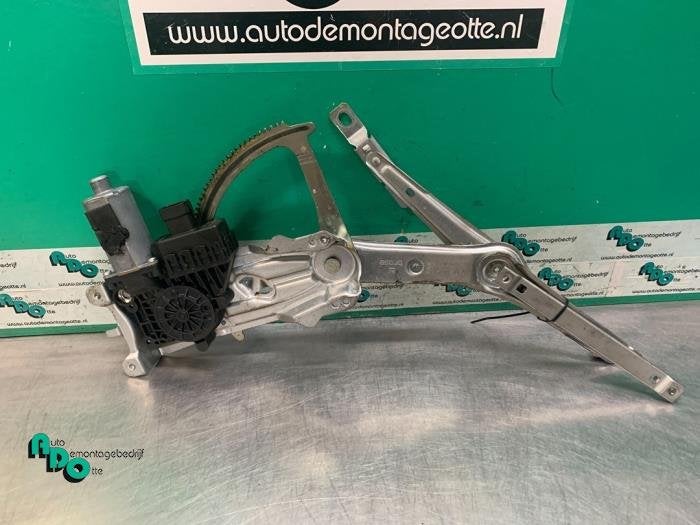 Ruitmechaniek 4Deurs links-voor van een Opel Astra (Astra H, Gebruikt, -, -, Opel