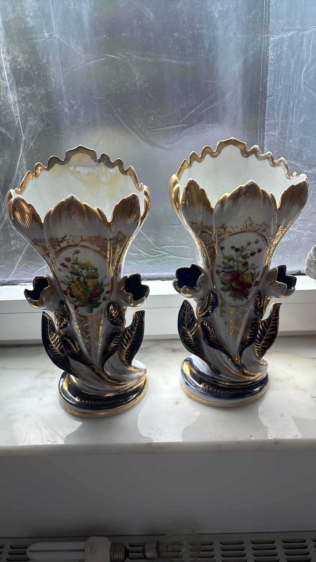 2 vazen in porselein, Antiek en Kunst, Ophalen