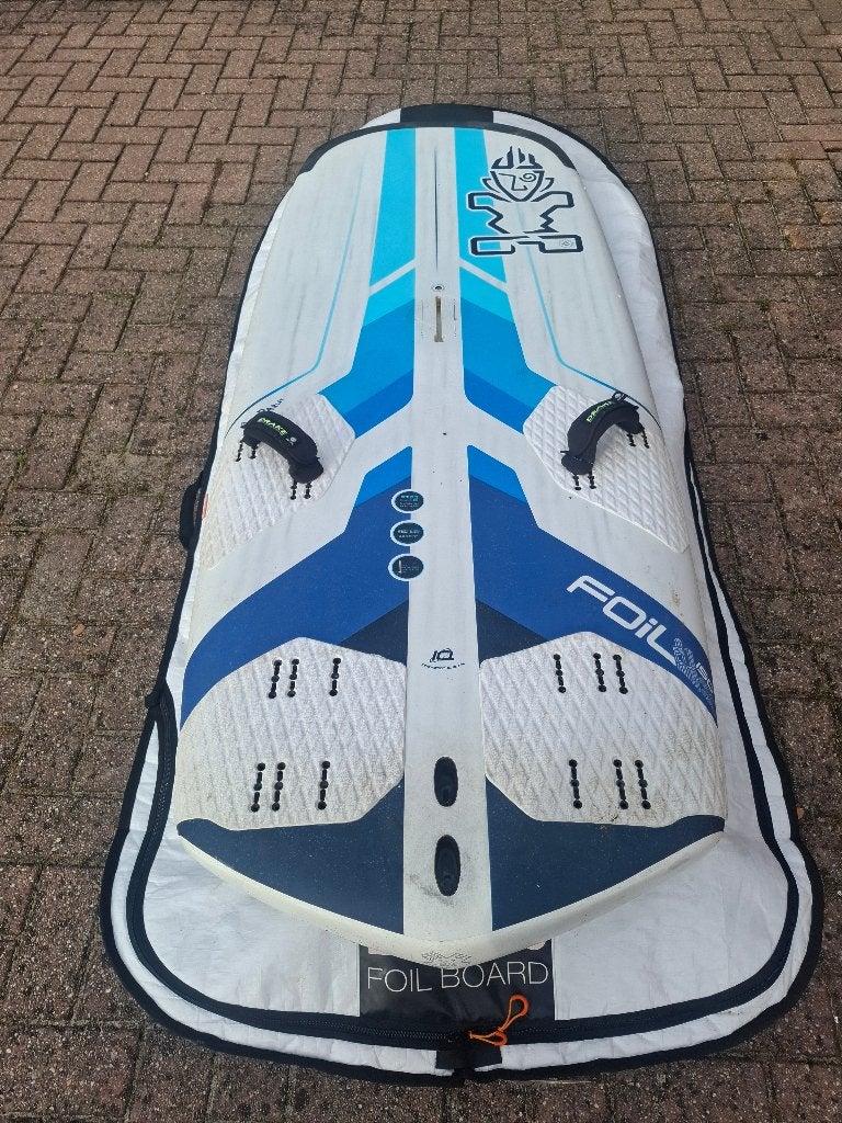 Windfoil Starboard board+ foil, Watersport en Boten, Windsurfen, Ophalen, Gebruikt, Starboard, Complete set