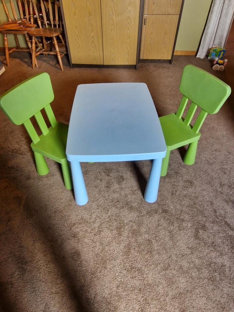Kindertafeltje met twee stoeltjes, Kinderen en Baby's, Ophalen