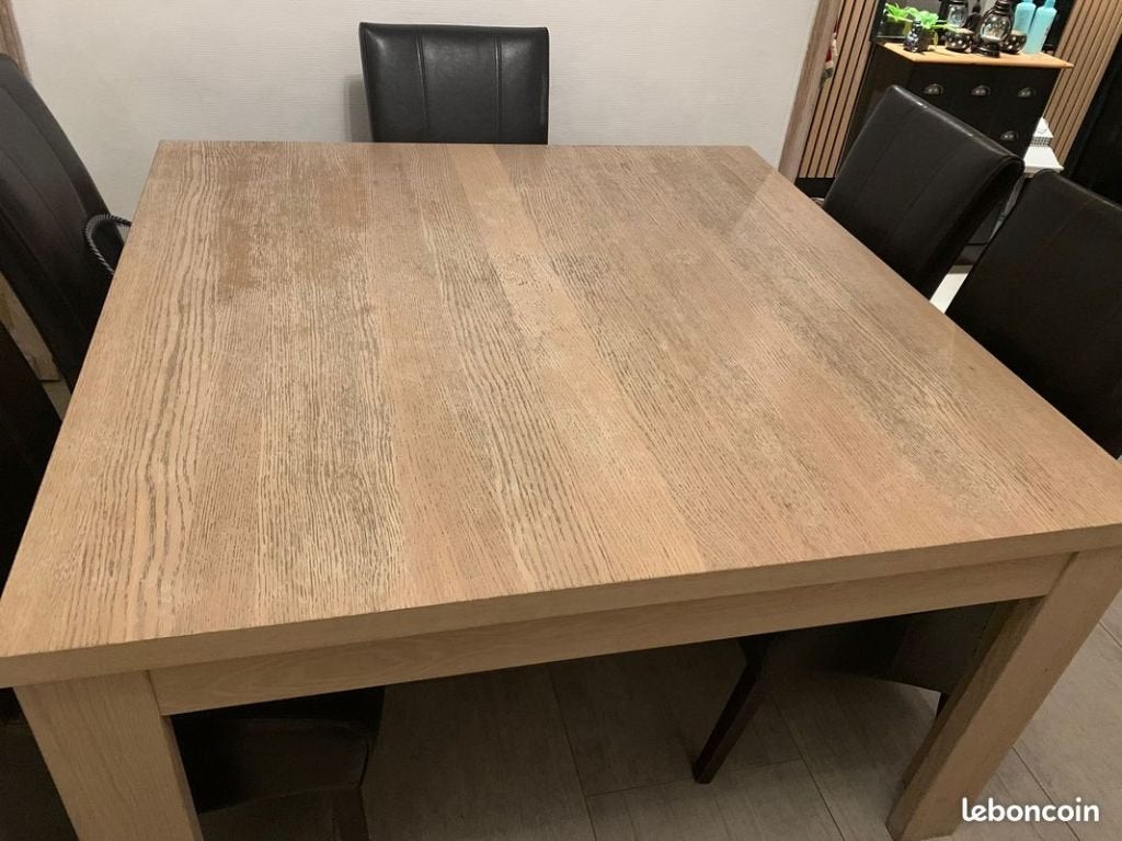 table carrée en bois massif, dimension 140 x 140 cm,., 150 à 200 cm, Cinq personnes ou plus, 150 à 200 cm, Enlèvement