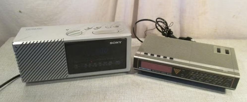2 Retro Tafel Radio's, Ophalen of Verzenden, Radio
