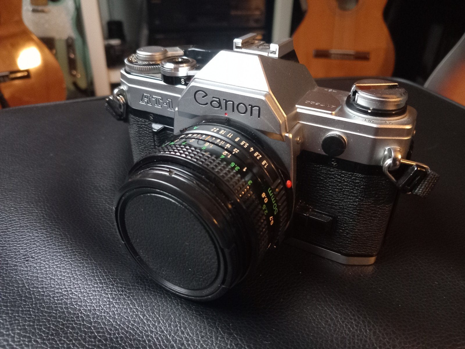 Appareil photo CANON AT-1 + 50 mm FD 1:1.8 avec sac photo, TV, Hi-fi & Vidéo, Enlèvement ou Envoi, Reconditionné, Reflex miroir