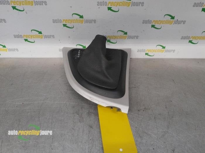 Enveloppe levier de vitesse d'un BMW 1-Serie, -, -, 3 mois de garantie, Utilisé