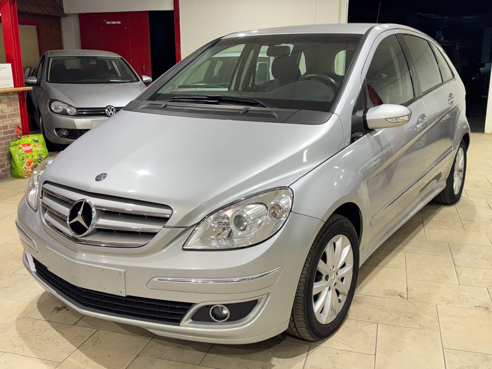 Mercedes B180 Xenon Zeer proper Staat Gekeurd v Verkoop Top, Auto's, Dealer onderhouden, Bedrijf, Airconditioning, Te koop