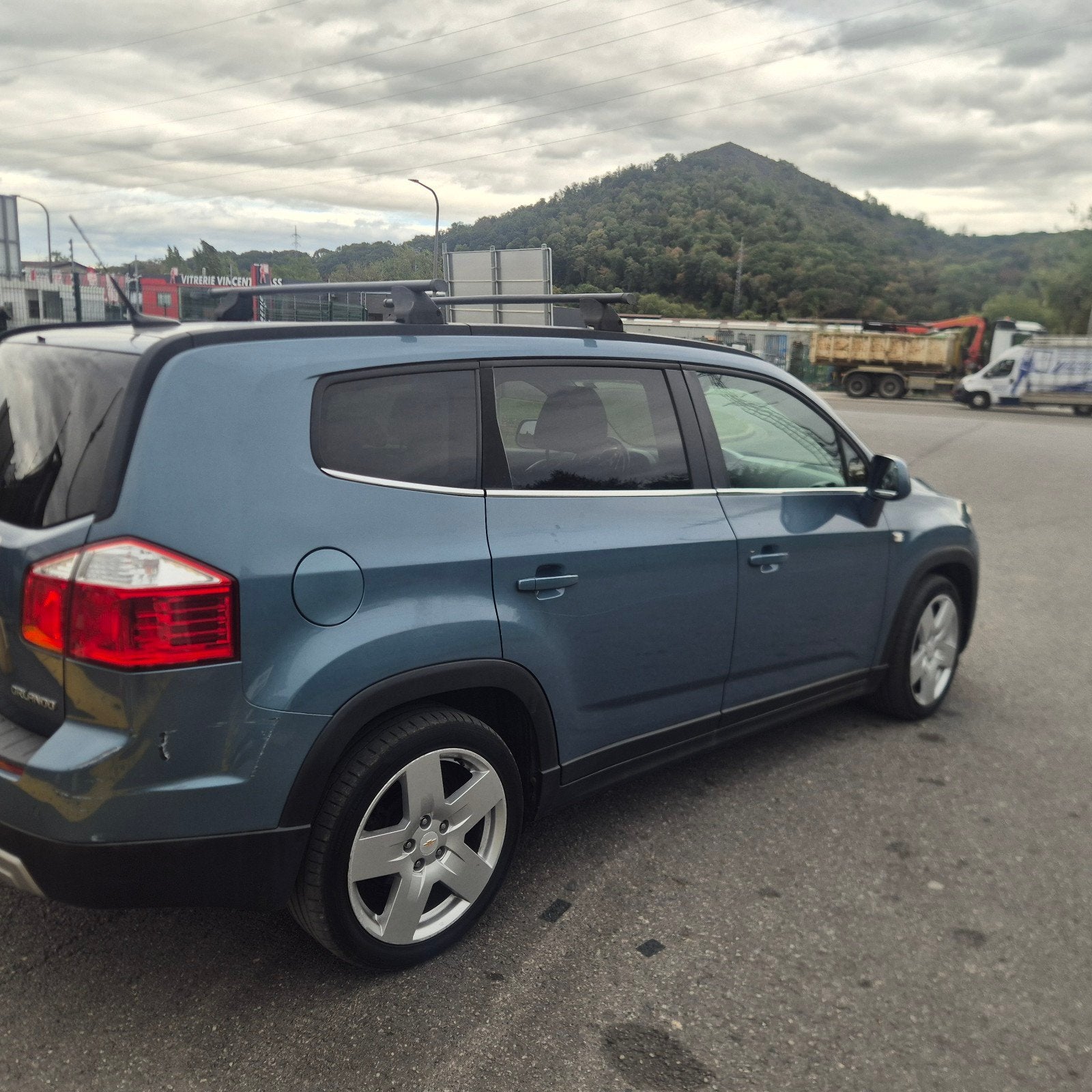 CHEVROLET ORLANDO 2.0 DIESEL – AUTOMATIQUE – 2013 -270000, Auto's, Euro 5, Monovolume, Zwart, 4 cilinders