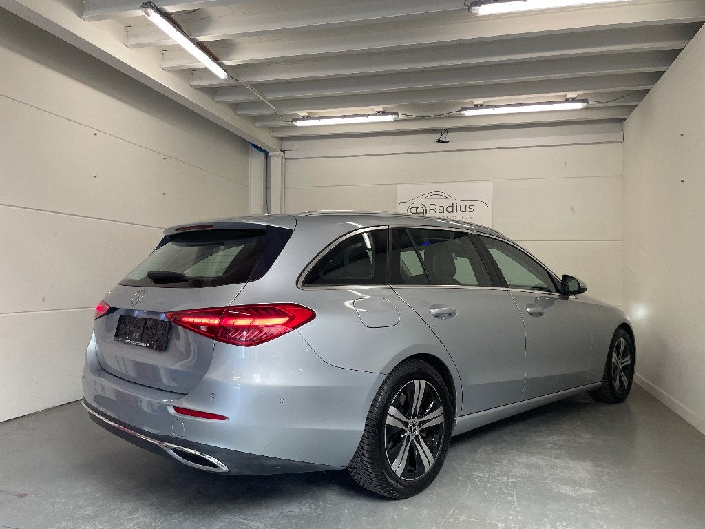 Mercedes-Benz - C180 - Benzine - Automaat, Automaat, Achterwielaandrijving, https://public.car-pass.be/vhr/9dd7368c-66da-4d82-9f6f-b1a8d68c1754