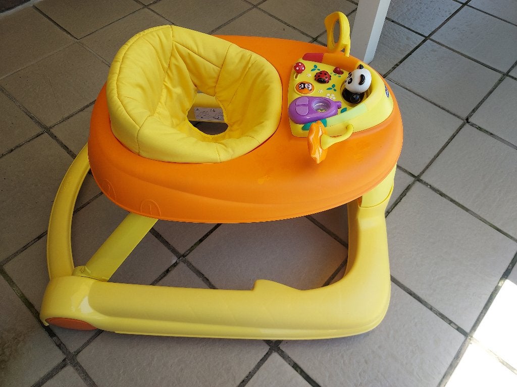 Chicco loopstoel 123, Ophalen, Zo goed als nieuw, Overige typen, Met geluid