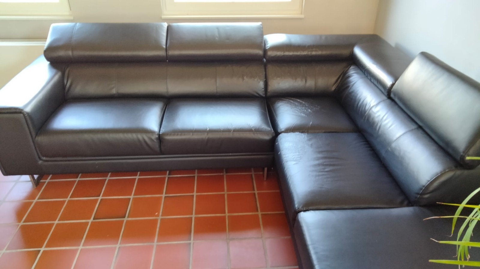 Zwarte hoekzetel met kantelbare hoofdsteun, Ophalen, Gebruikt