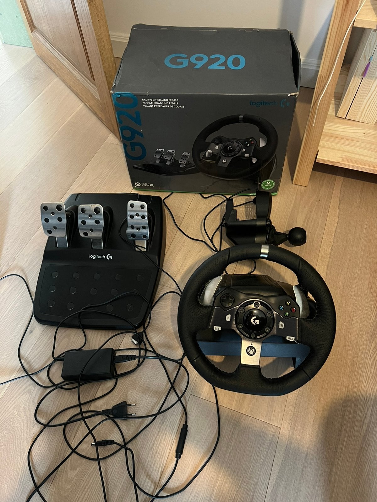 Logitech G920 Racestuur + Pedalen (PC & Xbox), Consoles de jeu & Jeux vidéo, Enlèvement, Comme neuf