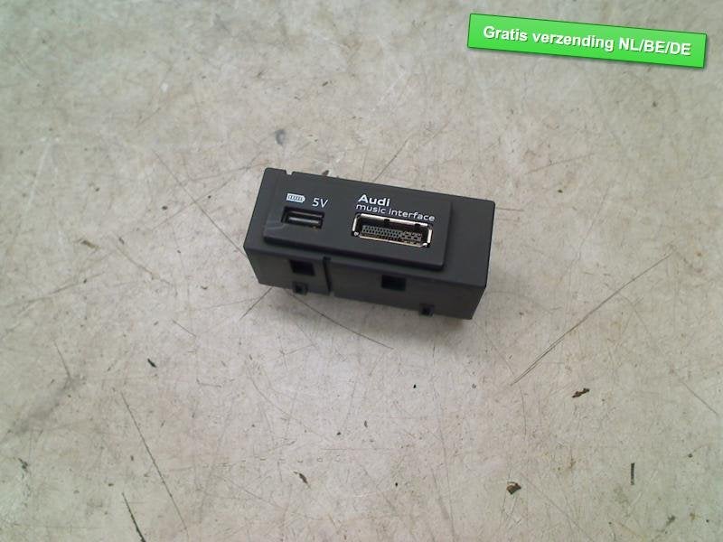 USB HUB Audi A3 Sportback (8VA / 8VF) (8V0035736A), Auto-Union-Straße  1,
85057  Ingolstadt, DE, Info@audi.de, Audi, Utilisé