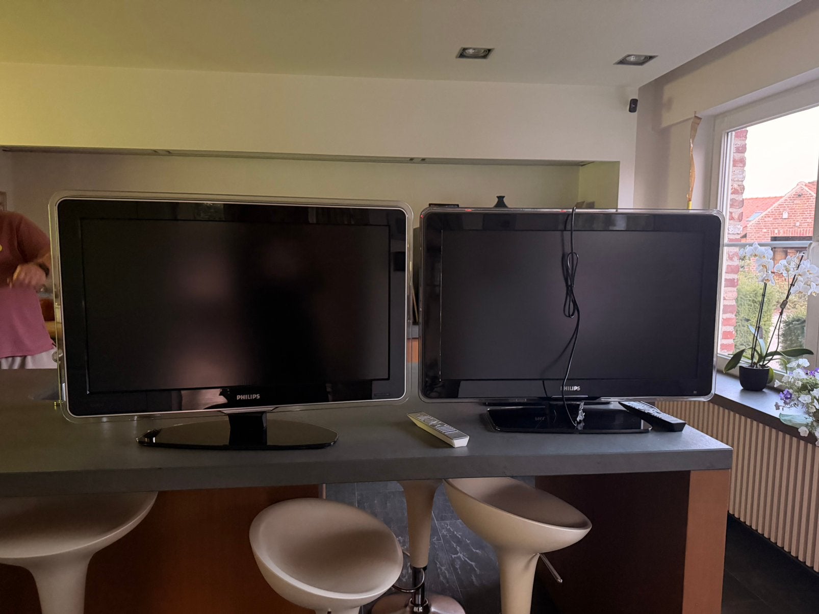 Set tvs 2 grootste zijn 83 cm breed.  philips, Ophalen, Gebruikt, Philips
