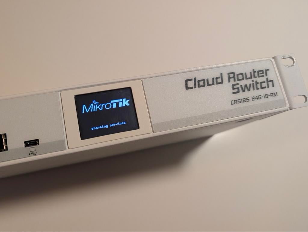 MikroTik CRS125-24G-1S, Ophalen of Verzenden, Zo goed als nieuw, Router, MikroTik