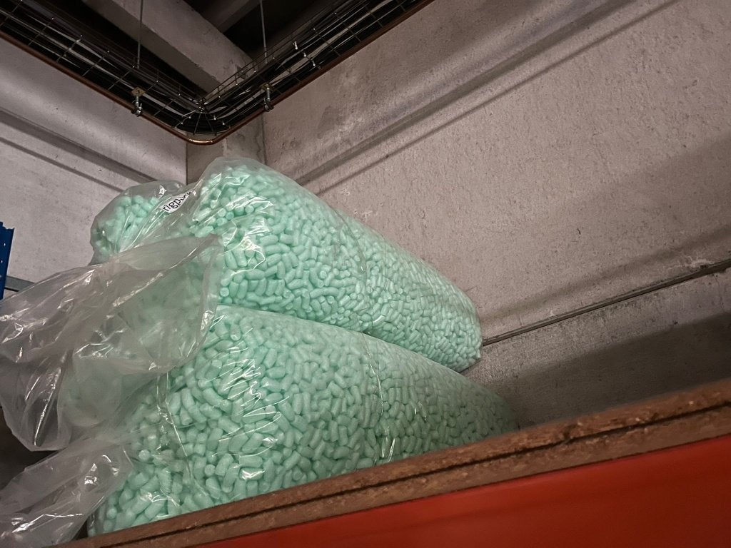 Biologisch afbreekbare opvulchips, Ophalen