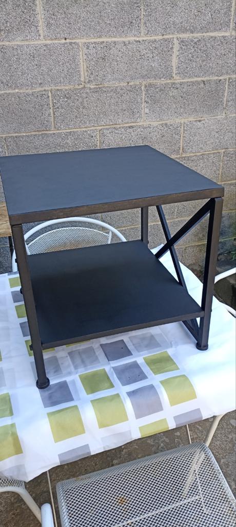 Table basse en tôle
Plateau 45x45, Enlèvement