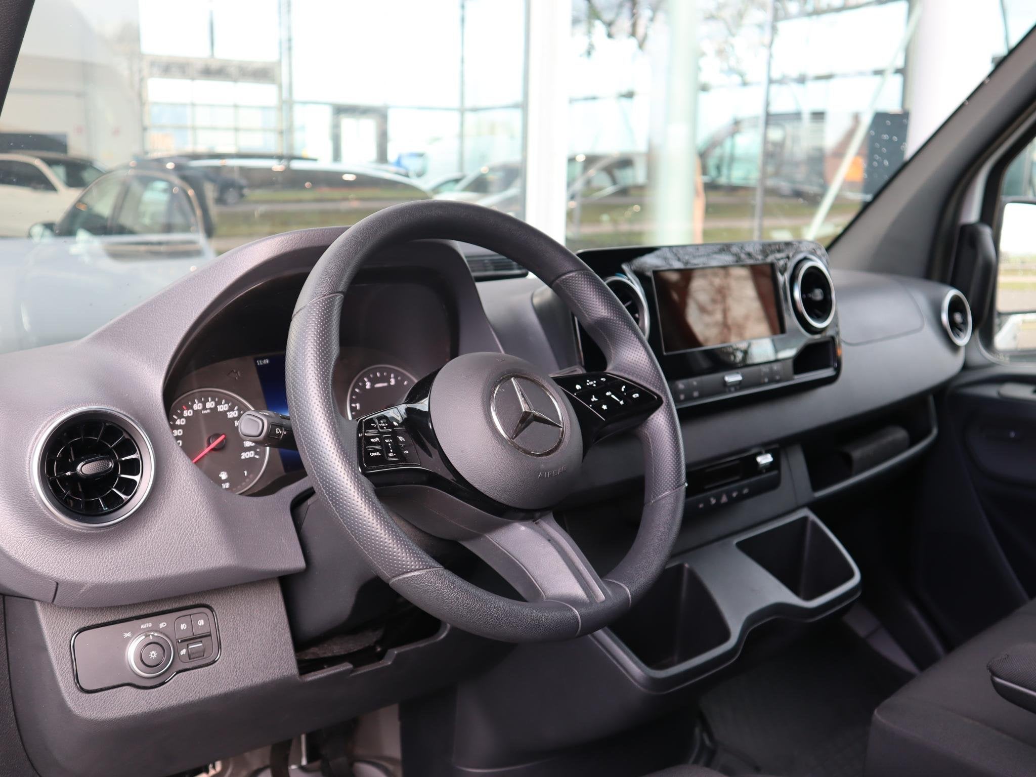 Mercedes-Benz Sprinter 317 CDI L2H2 FACELIFT LED 3.5T TREKHA, Automaat, 4 deurs, Euro 6, 4 cilinders