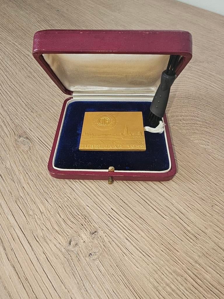 Medaille 30 jaar trouwe dienst, Enlèvement ou Envoi, Or
