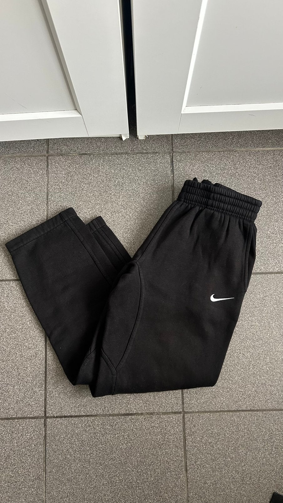 Nike Jogging Solo swoosh M, Kleding | Dames, Maat 38/40 (M), Zwart, Overige typen, Ophalen of Verzenden