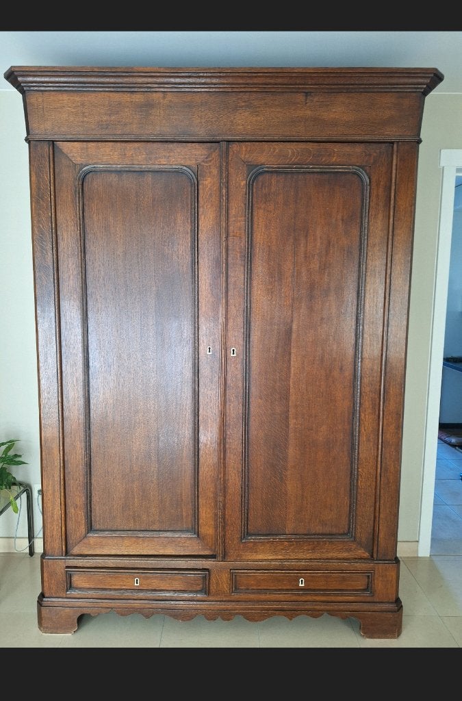 Hallkast 300€, Ophalen