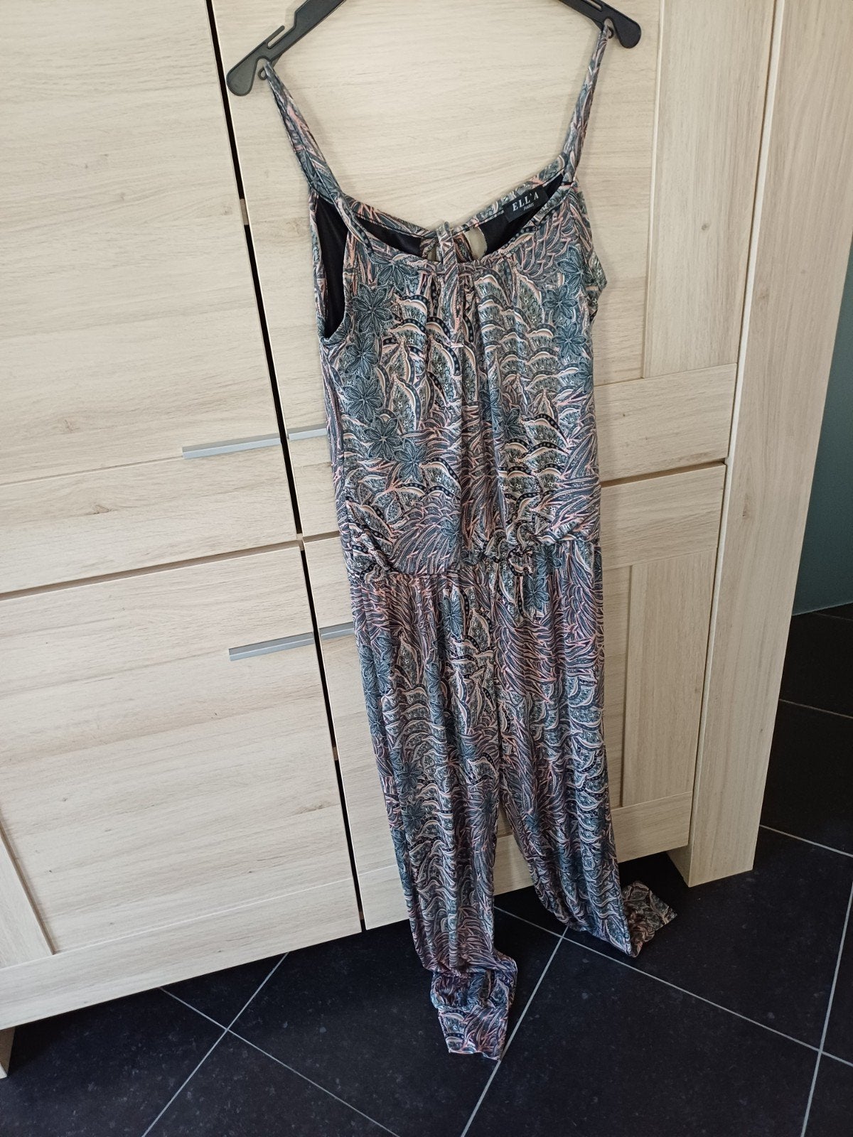 jumpsuit maat medium, Vêtements | Femmes, Combinaisons, Enlèvement
