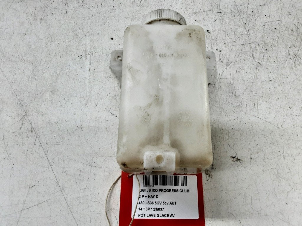 RUITENSPROEIERRESERVOIR VOOR Ligier JS36 (06-3-323), Auto-onderdelen, Gebruikt, Overige automerken, Mevr. I. Hauben, Rue de l'Espoir 34 34
4030  GRIVEGNÉE, BE
