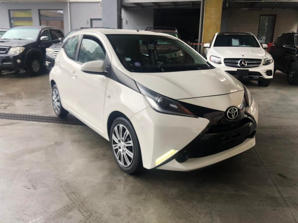Toyota aygo 1,0 essence annee 2015 96000 km, Autos, Toyota, 998 cm³, Euro 6, Entreprise, 5 portes