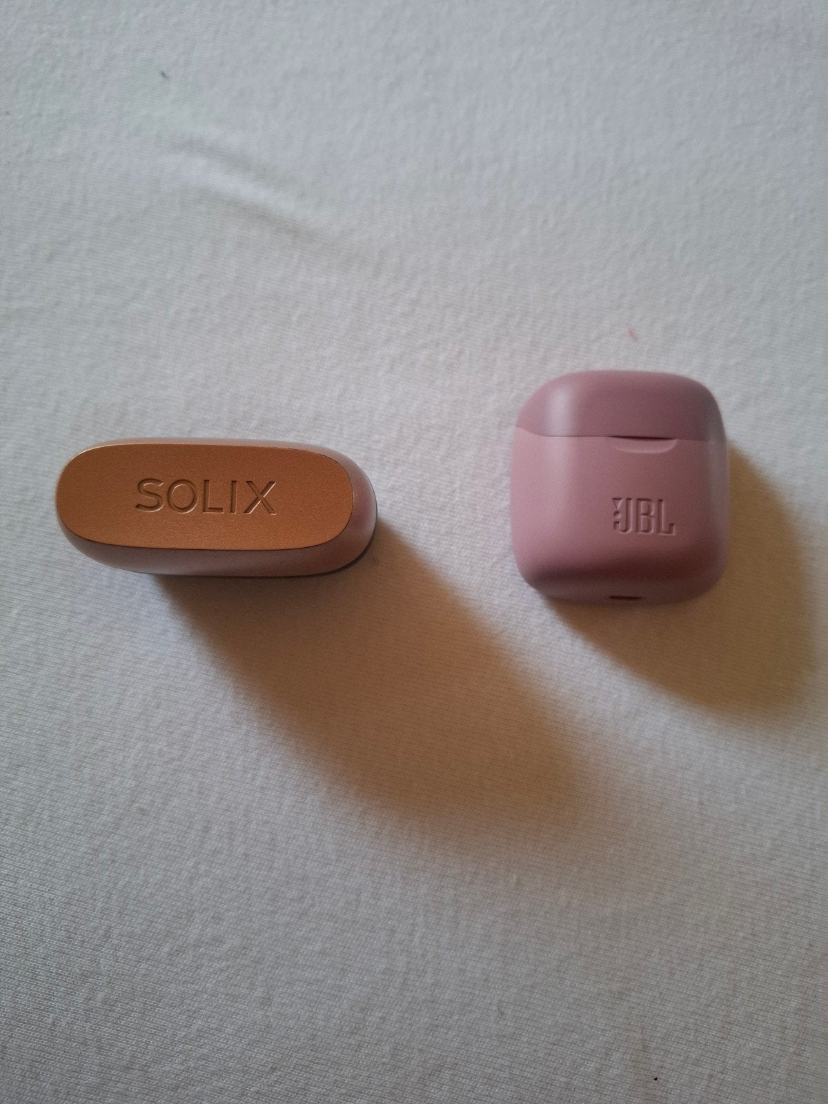 2 bluethooth oortjes voor onderdelen (solix en jbl), Audio, Tv en Foto, Hoofdtelefoons, Ophalen, In-ear, Gebruikt, JBL