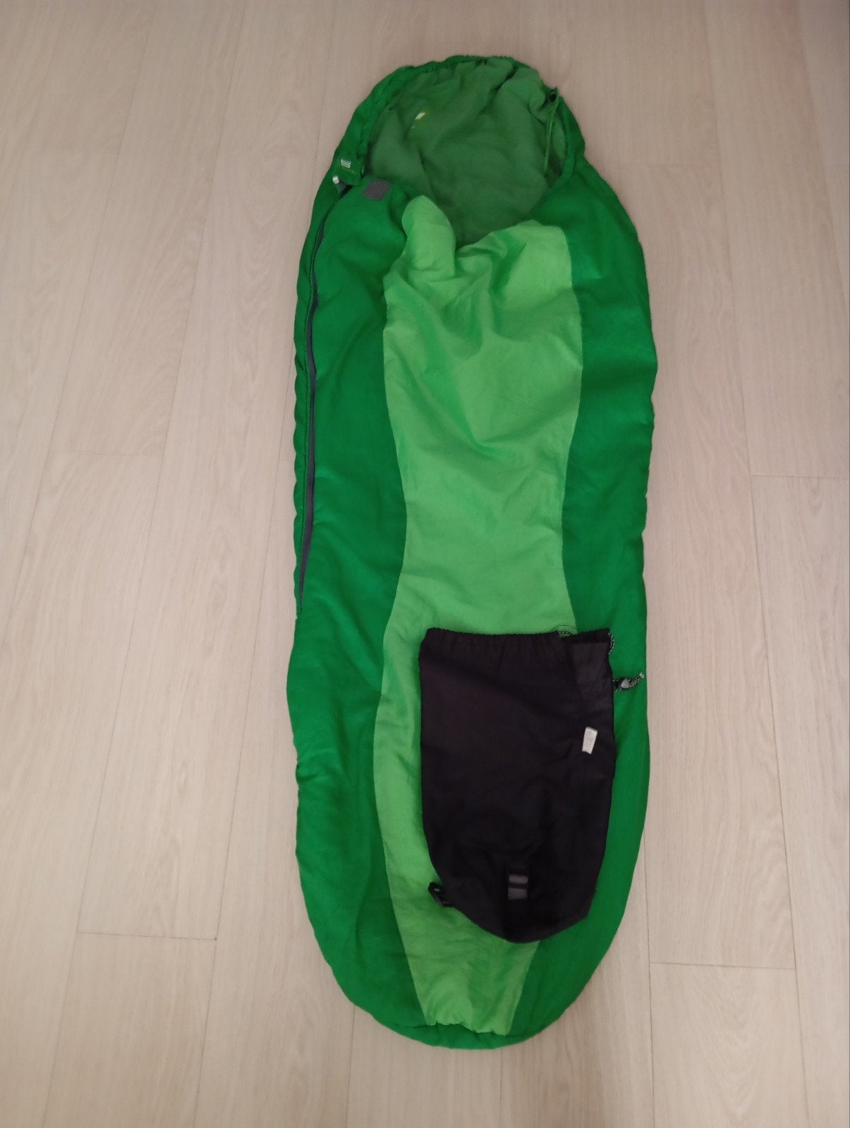Quechua S5 Light Junior Slaapzak met originele compressiezak, Caravans en Kamperen, Ophalen, Zo goed als nieuw