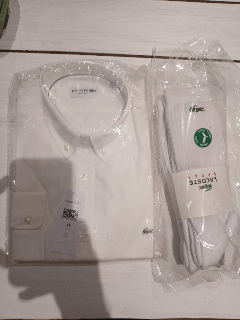 Lacoste: Chemise + Chaussettes de tennis (Sous emballage), Enlèvement, Neuf, Vêtements, Autres marques