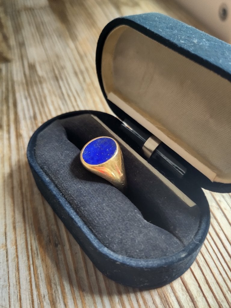 14k massief gouden lapis lazuli zegelring, Handtassen en Accessoires, Antieke sieraden, Ophalen, Goud, Ring, Met edelsteen
