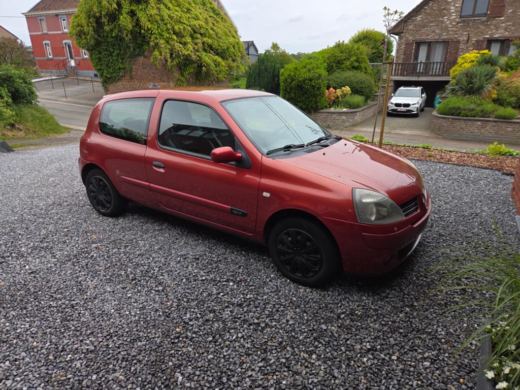 Renault Clio 1.2 16V Sport, Auto's, Renault, Particulier, Clio, ABS, Airbags, Alarm, Bluetooth, Boordcomputer, Centrale vergrendeling