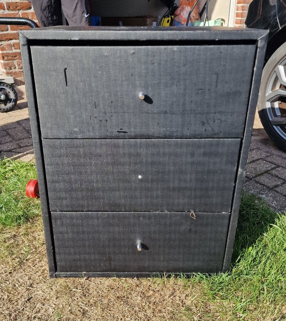 Nachtkastjes, Huis en Inrichting, Slaapkamer | Nachtkastjes, Ophalen, Kunststof, Gebruikt, 55 tot 70 cm