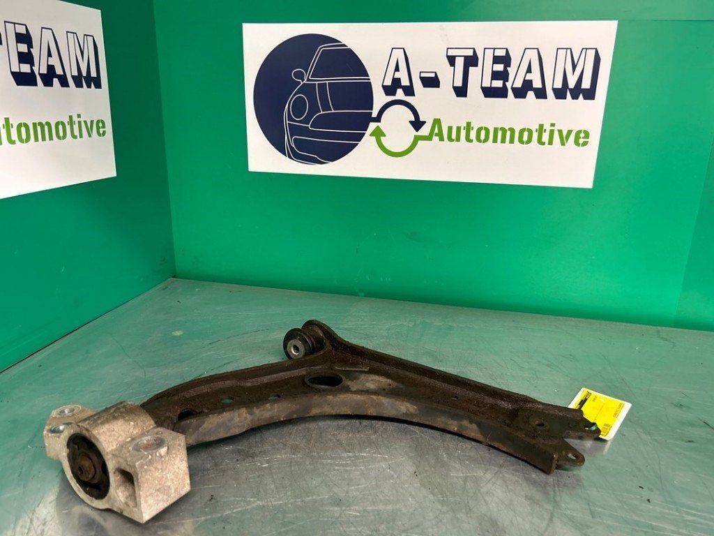 BRAS DE SUSPENSION AVANT GAUCHE (TRIANGLE) Golf V (1K1), Volkswagen, Volkswagen AG, Utilisé, Kundenbetreuung@volkswagen.de
