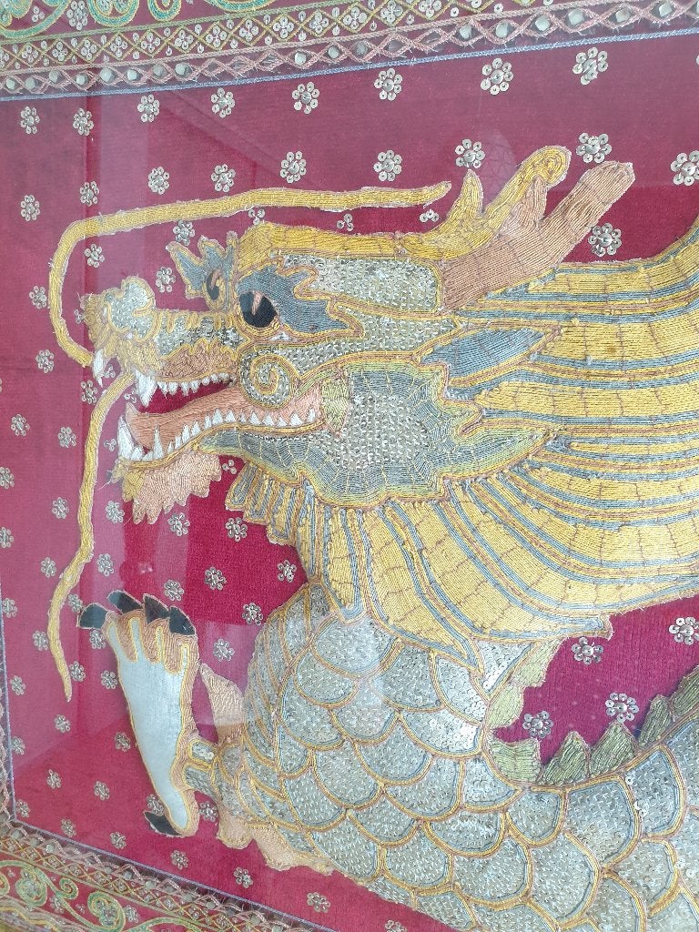 Chinese draak op doek, Ophalen