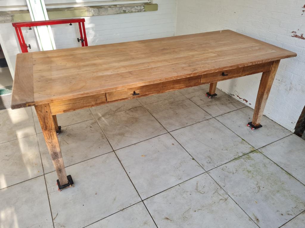 mooie tafel, Enlèvement
