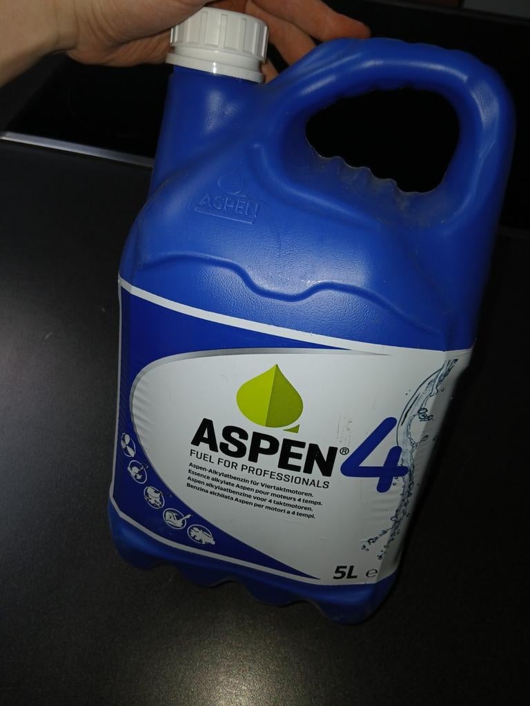 Aspen 4 viertaktmotoren vb geschikt voor grasmaaiers, Ophalen