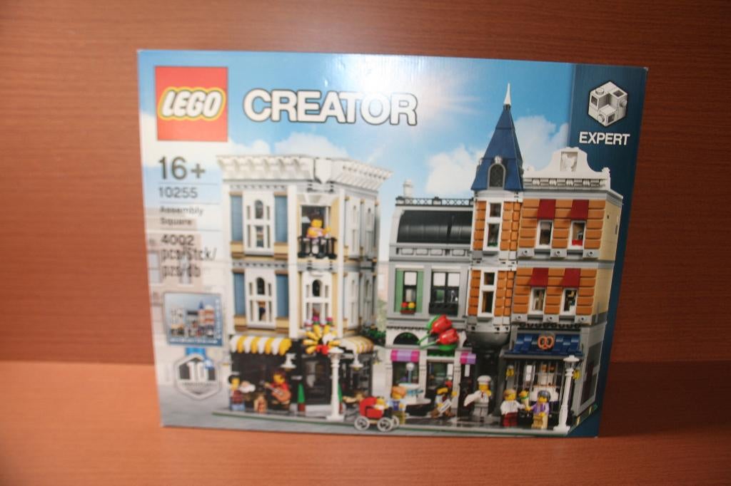 LEGO Sealed 10255 Assembly Square, Neuf, Lego, Ensemble complet, Friends