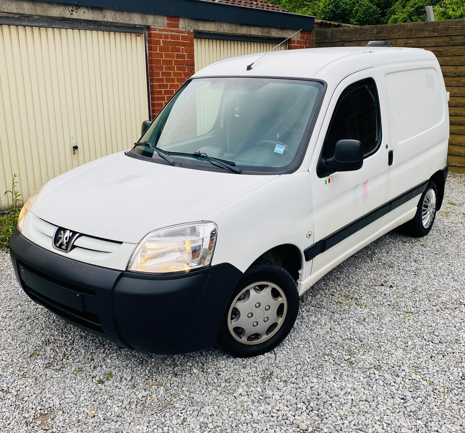 Peugeot Partner Utilitaire 2 Places – 1.6 HDi – 2009 – 1500€, 4 portes, 2 places, Boîte manuelle, Entretenue par le concessionnaire