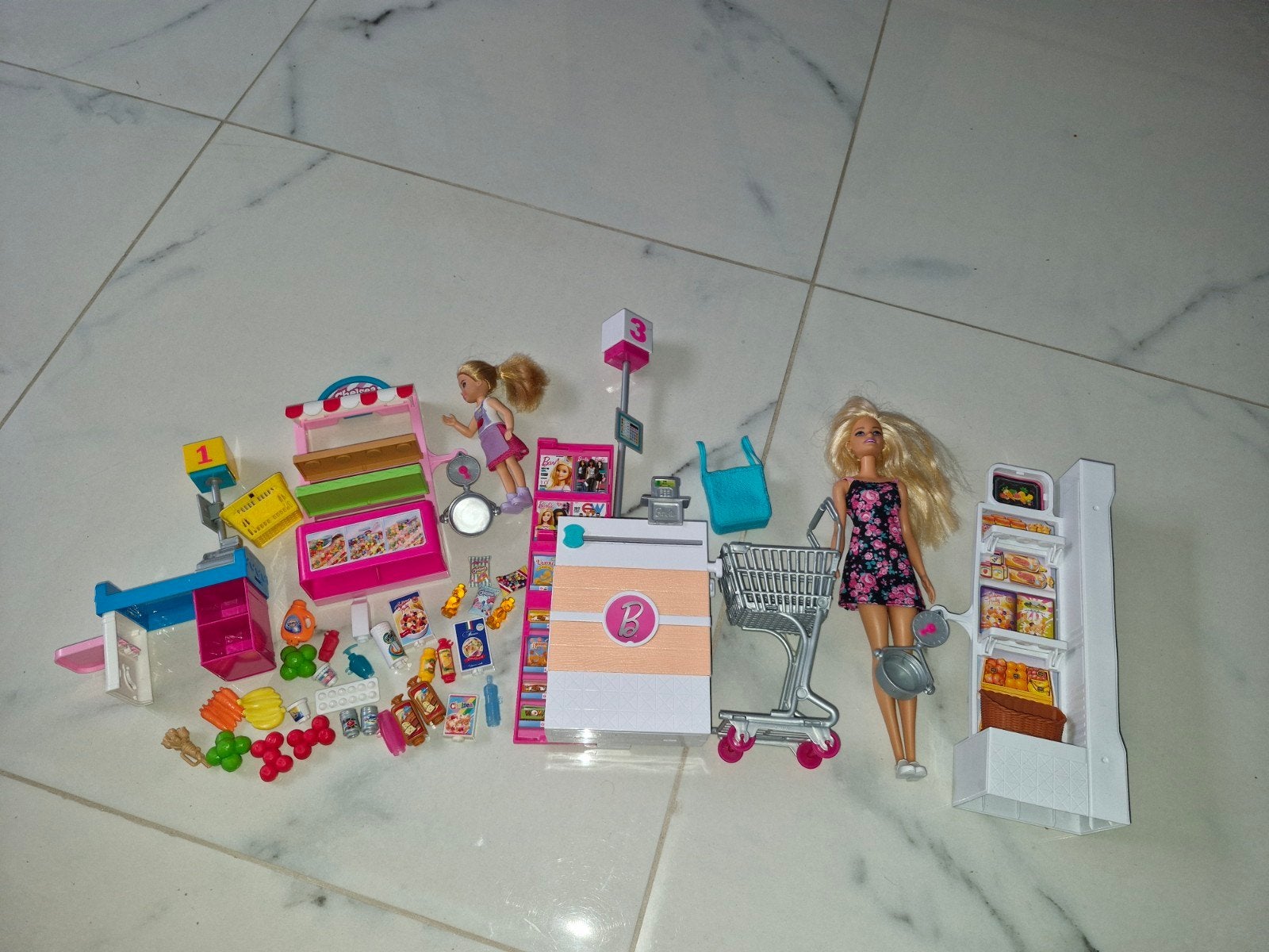 barbie en shelsea supermarkt, Enfants & Bébés, Jouets | Poupées, Enlèvement