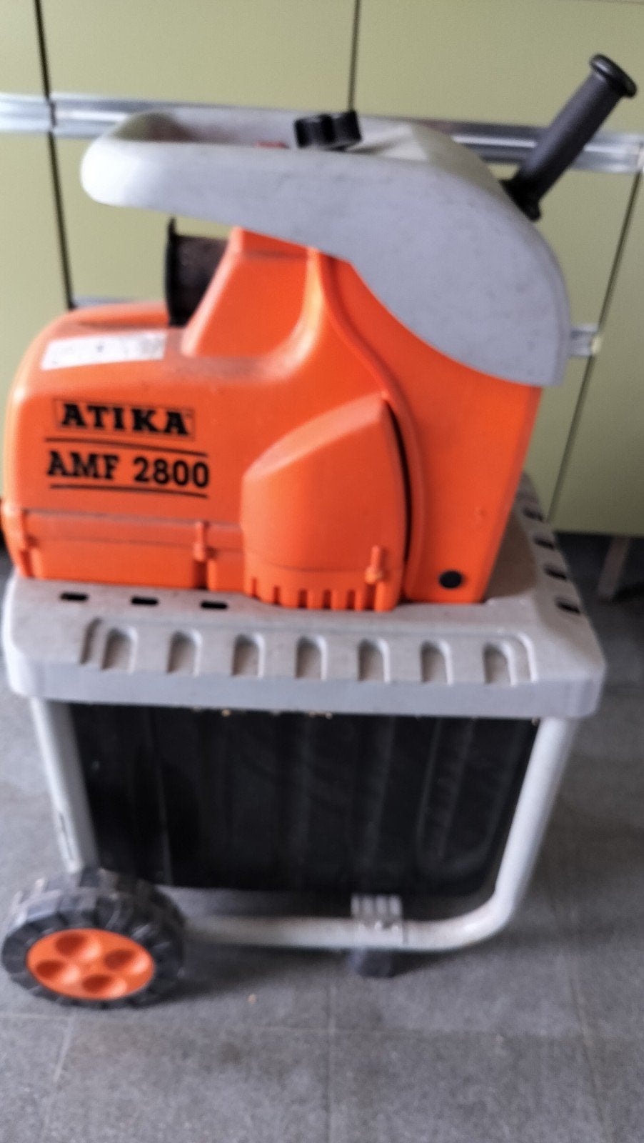 Hakselaar Atika 2800, Ophalen