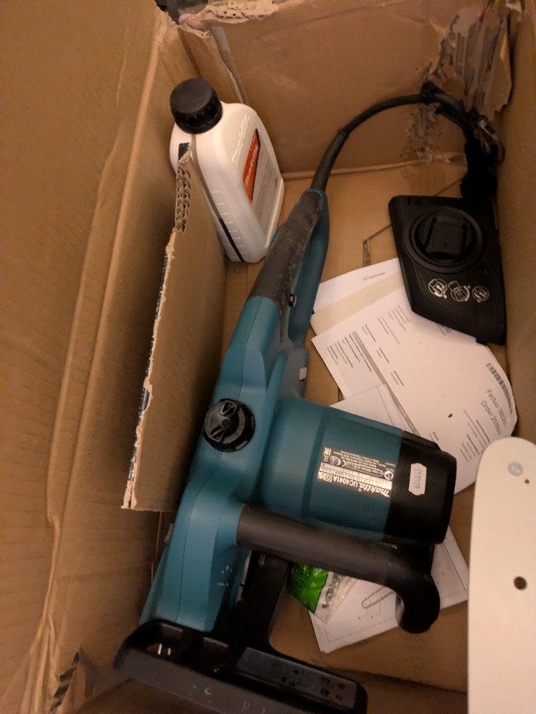 Tronçonneuse Makita UC4041A, Neuf, Enlèvement ou Envoi, Tronçonneuse, 1200 watts ou plus