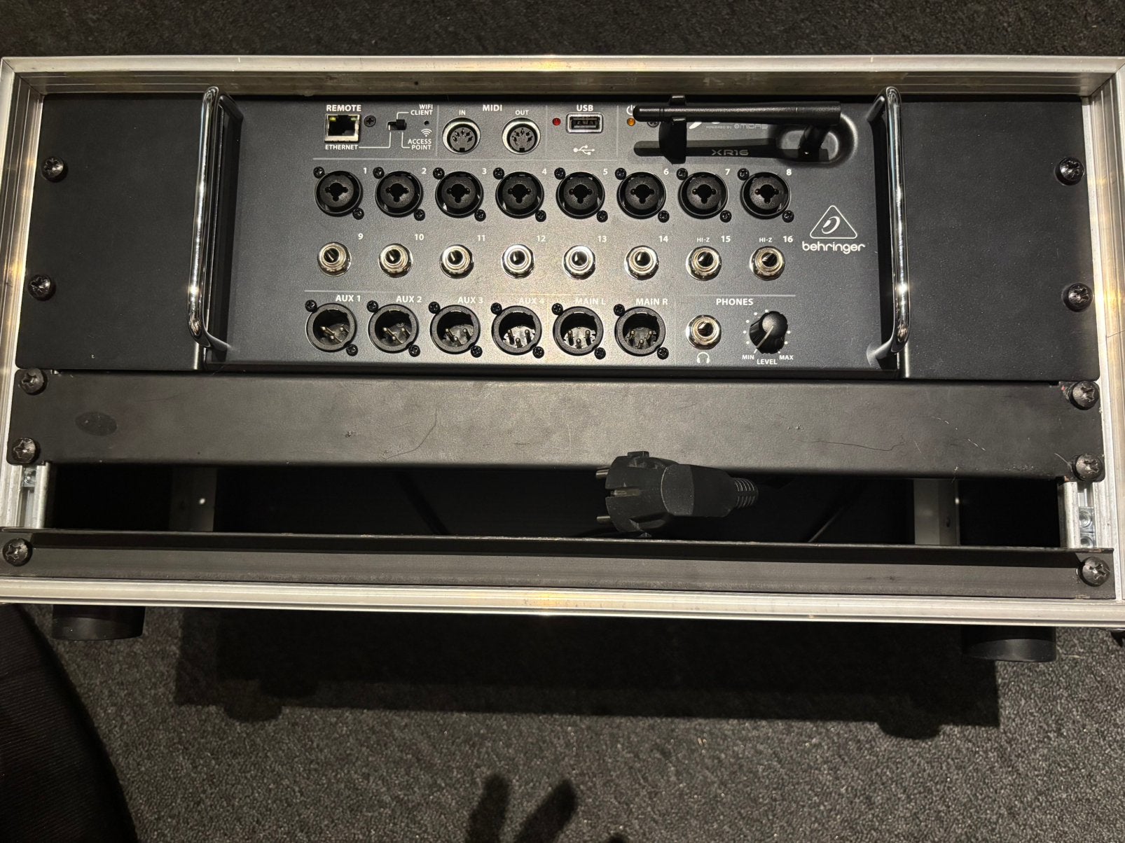 Behringer xr16 mengtafel, Muziek en Instrumenten, Ophalen, Zo goed als nieuw