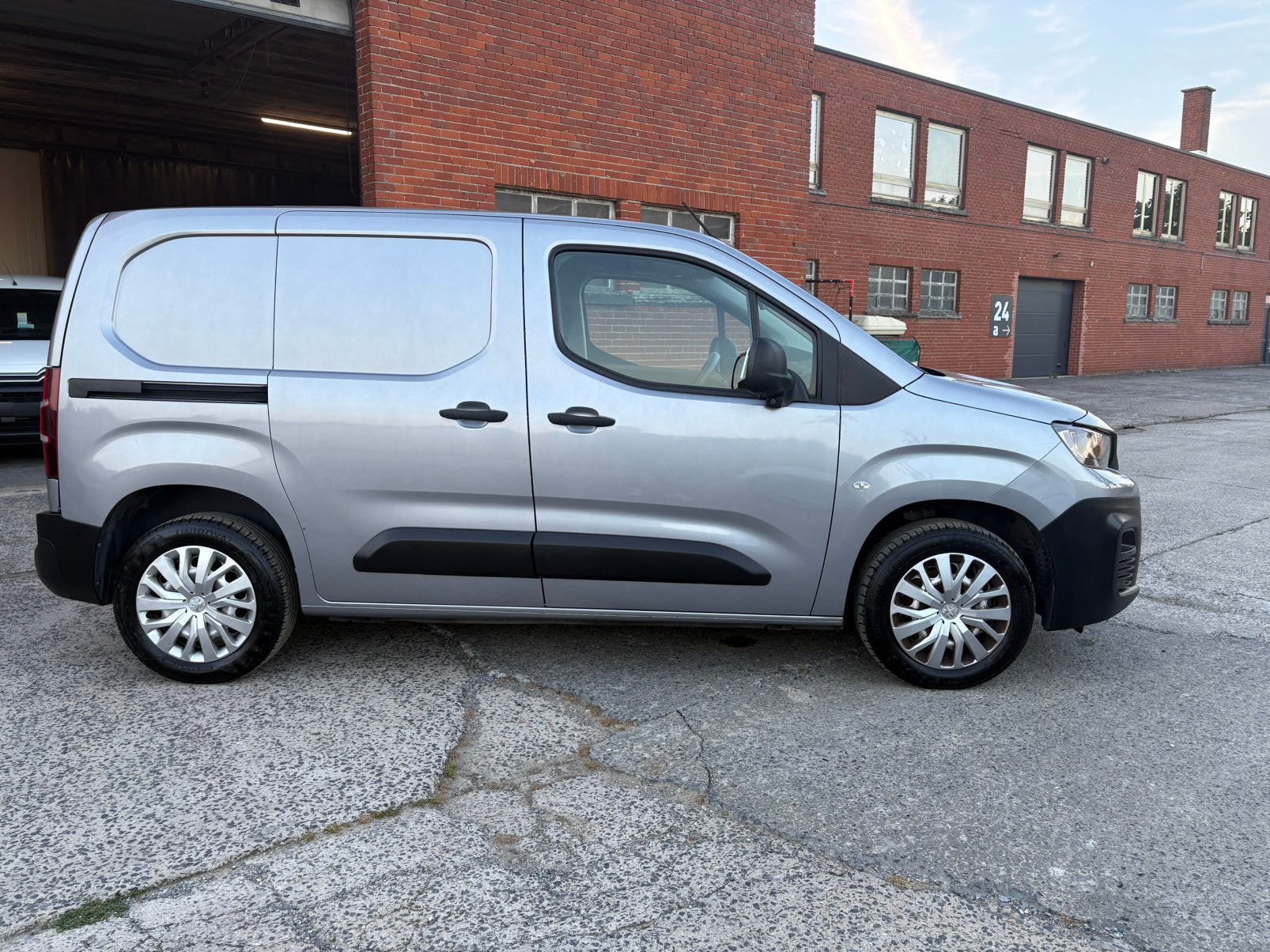 Peugeot Partner 1.6hdi Garantie!!!, Auto's, Bestelwagens en Lichte vracht, Stof, 4 cilinders, Navigatiesysteem, Bedrijf