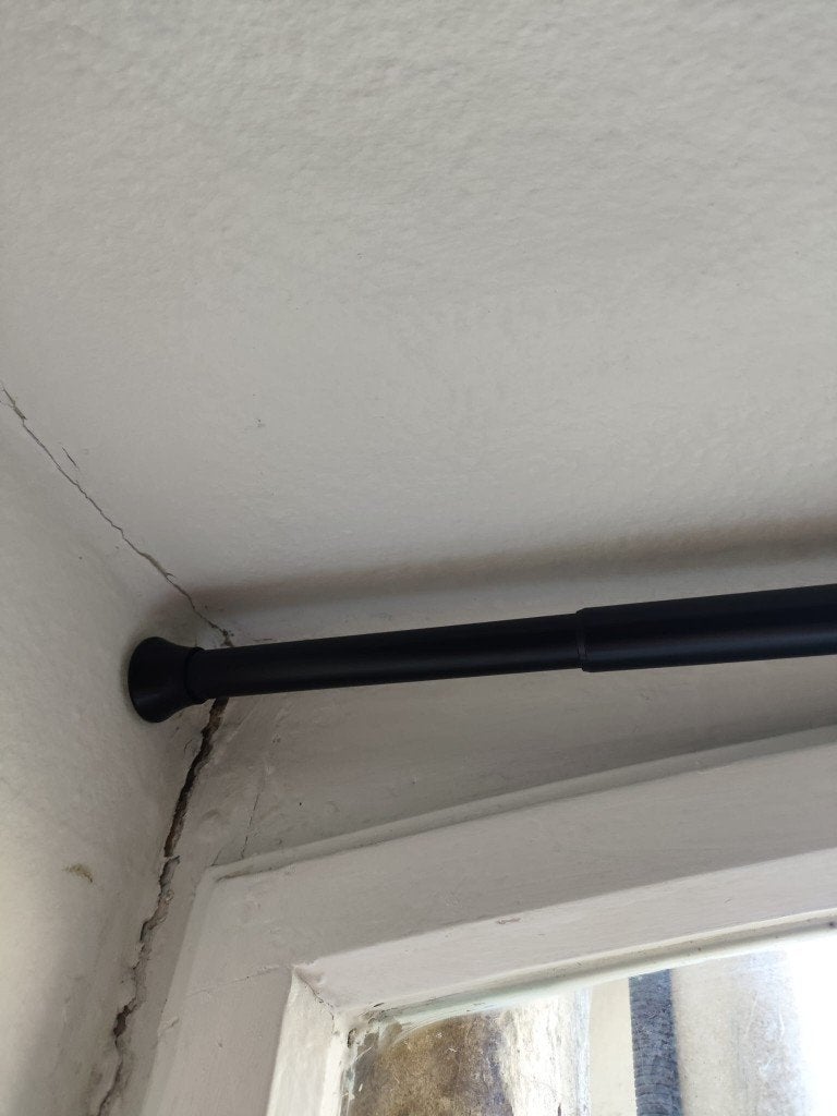 4 verstelbare zwarte gordijnroeden - 106,7-182,9 cm, Ophalen, Zo goed als nieuw, Zwart, Metaal
